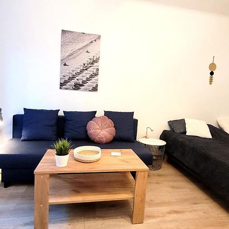Great Life - Apartment Next To Metro Station Varşovia Exterior foto