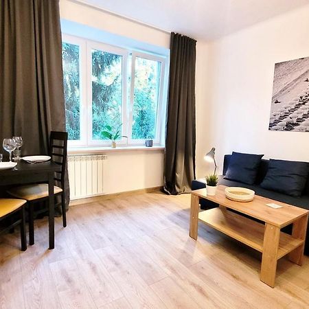 Great Life - Apartment Next To Metro Station Varşovia Exterior foto