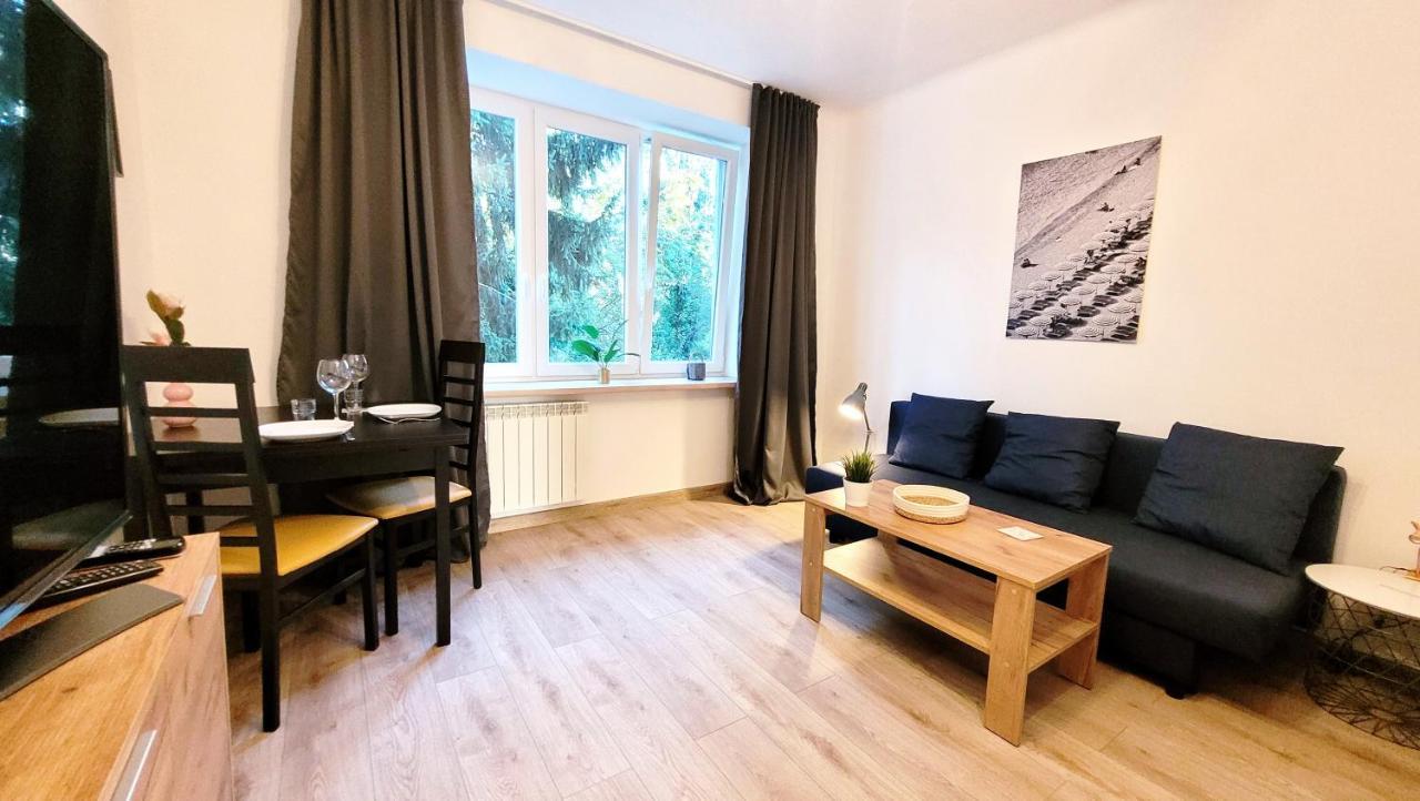 Great Life - Apartment Next To Metro Station Varşovia Exterior foto